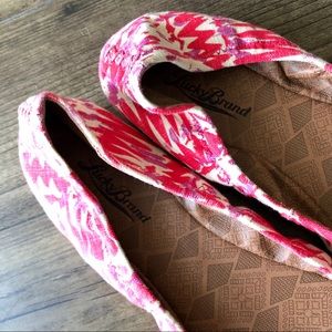 Lucky Brand Shoes - ⚫️ 5/$15 • Lucky Brand Flats Lucky Brand Shoes - ⚫️ 5/$15 • Lucky Brand Flats